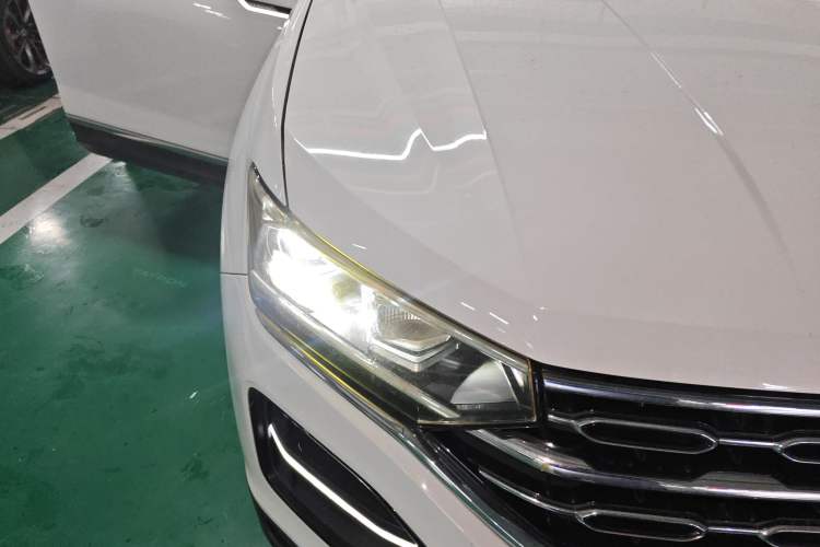 Used Volkswagen Tayron 2022 280TSI Two-Wheel Drive Luxury Smart Connectivity Version
