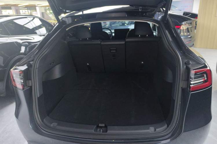 Used Tesla Model Y 2024 Rear-Wheel-Drive Version Trunk