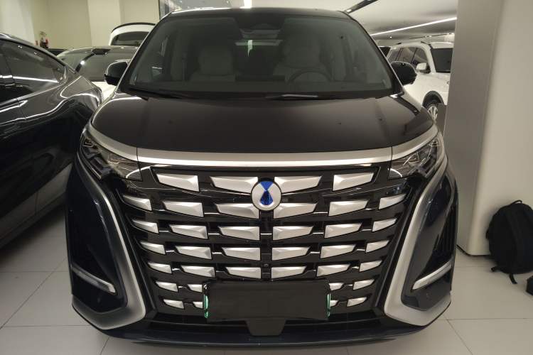 Used Denza D9 2022 DM-i 970 Four-Wheel Drive Flagship Model
