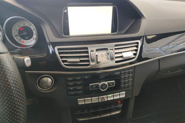 Used Mercedes-Benz E-Class 2015 E 260 L Sport & Fashion Model