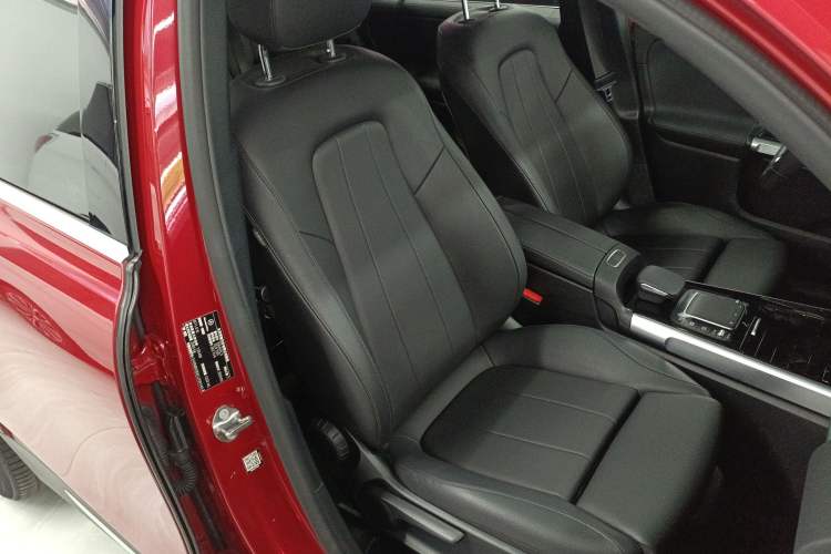 Used Mercedes-Benz GLB 2020 Updated GLB 200 Dynamic Edition Right Front Seat