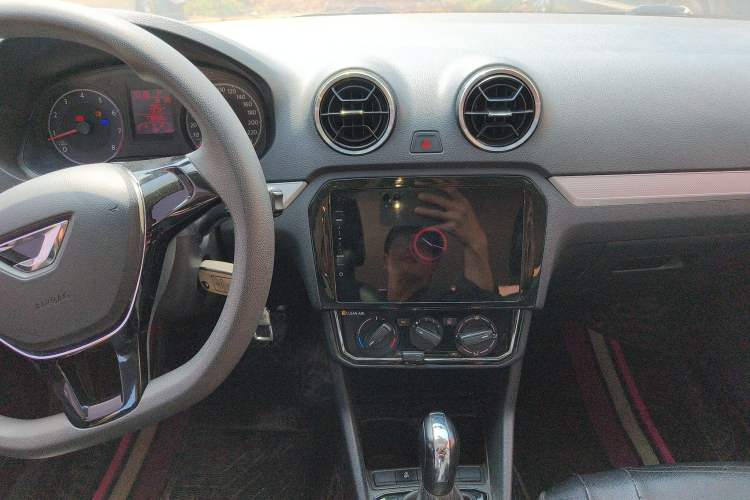 Used Jetta VA3 2019 1.5L Automatic Enjoyment Edition Audio And AC Panel