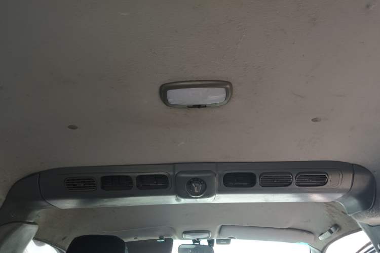 Used JAC Group Refine 2011 2.0L Shuttle Gasoline Standard Edition HFC4GA3