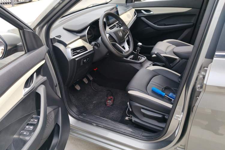 Used Baojun 360 2019 Revised Version 1.5L Manual Elite China VI Driver Seat