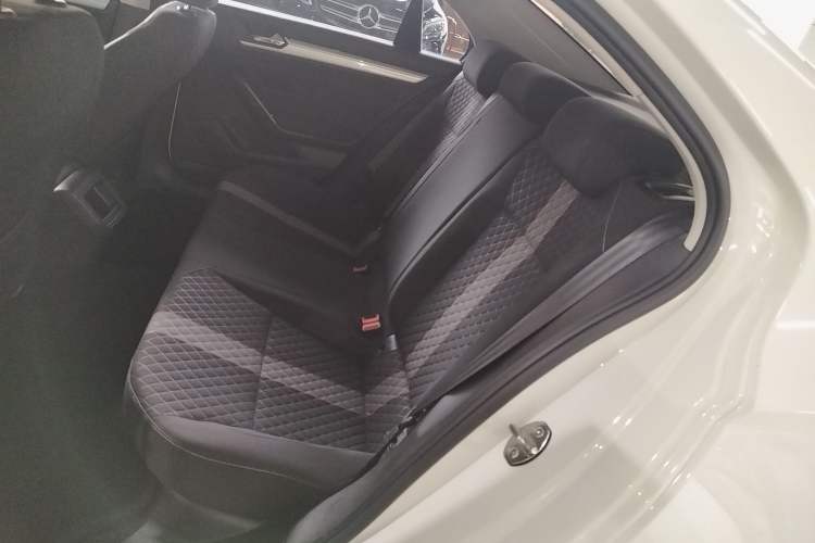 Used Volkswagen Lamando 2019 230TSI DSG Vision Edition China VI Standard Left Rear Seat