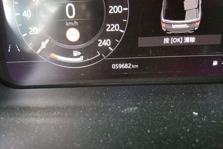 Used Land Rover Range Sport 2022 3.0 L6 YAO Black Edition Odometer Close Up