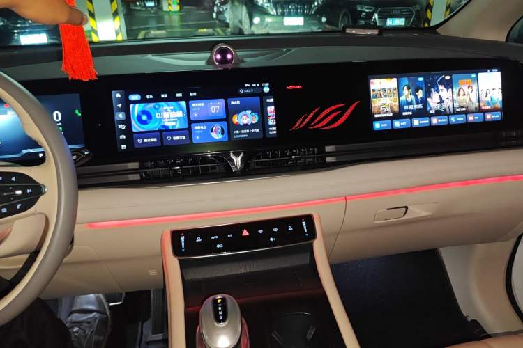 Used VOYAH Dream 2022 Low-Carbon Edition Plus Intelligent Driving Package Audio And AC Panel