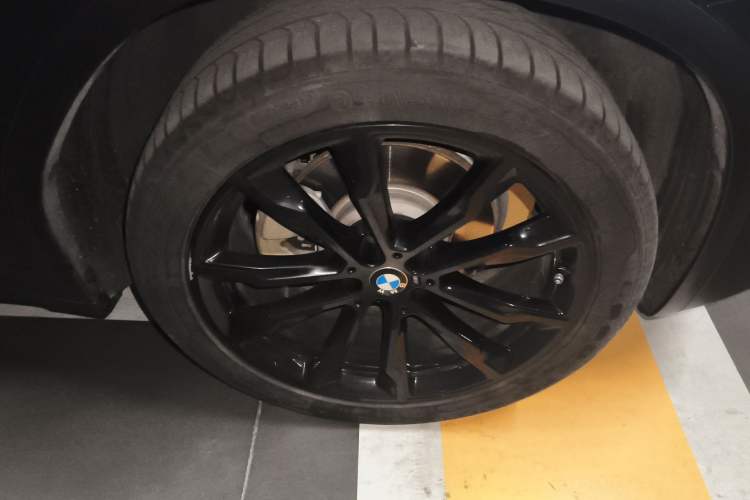 Used BMW X3 2023 Restyled xDrive30i Leading Edition M Night Sky Package Right Front Wheel Hub