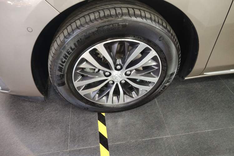 Used Buick GL8 2023 ES Lu Zun Deluxe Model
