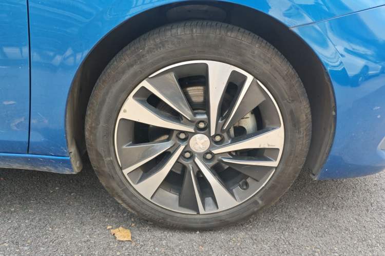 Used Peugeot 408 2020 360THP 10th Anniversary Premium Edition Right Front Wheel Hub