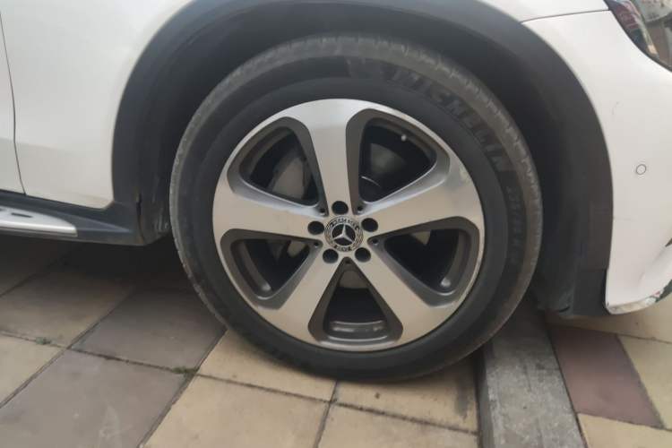 Used Mercedes-Benz GLC 2017 GLC 260 4MATIC Luxury Model
