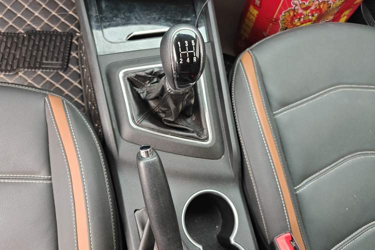 Used Zotye T300 2023 T300L 1.5L Manual Standard Edition