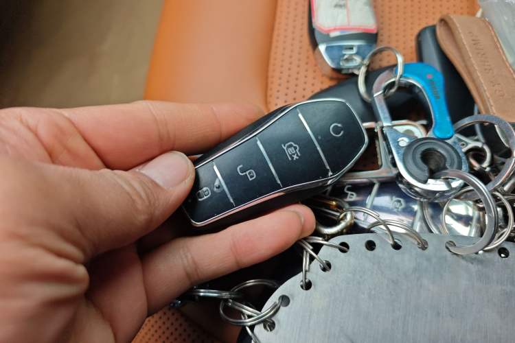 Used BYD Han 2022 EV Genesis Edition 715KM Front-Wheel-Drive Prestige Model
