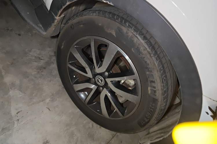 Used Dongfeng Fengon 580 2017 Revised Version 1.5T CVT Luxury Edition Right Front Wheel Hub