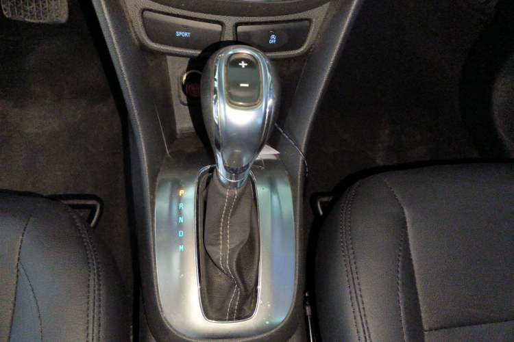 Used Buick Encore 2015 1.4T Automatic Two-Wheel Drive Urban Elite Version
