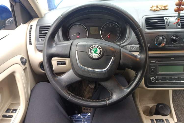 Used Skoda Fabia 2012 1.4L Manual Crystal Edition
