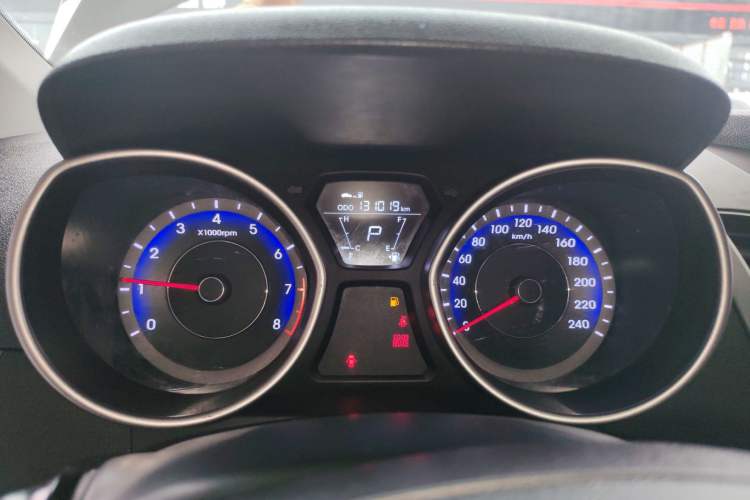 Used Hyundai Elantra (5th Generation / Langdong) 2016 1.6L Automatic Smart Version