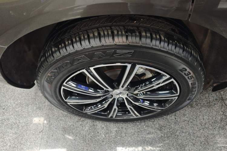 Used Volvo XC60 2021 T5 4x4 Smart Luxury Edition Right Rear Wheel Hub