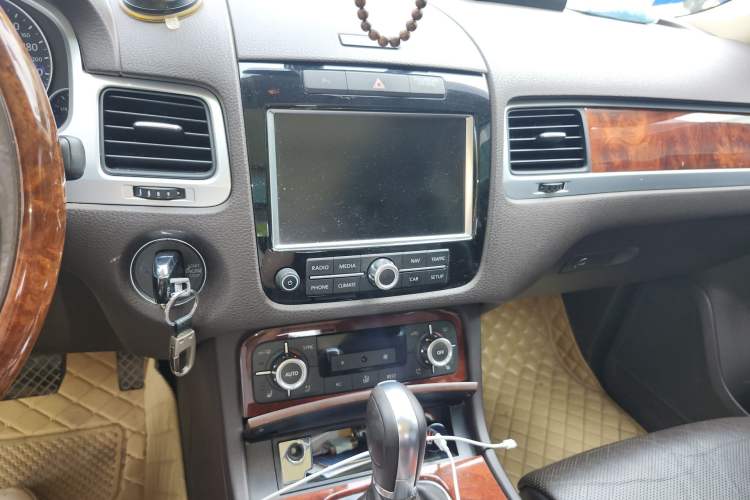 Used Volkswagen Touareg 2012 R-Line High-End Model