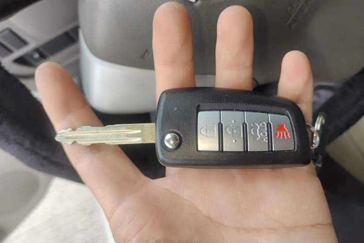 Used Nissan Sunny 2015 1.5XE Manual Comfort Edition Vehicle Key