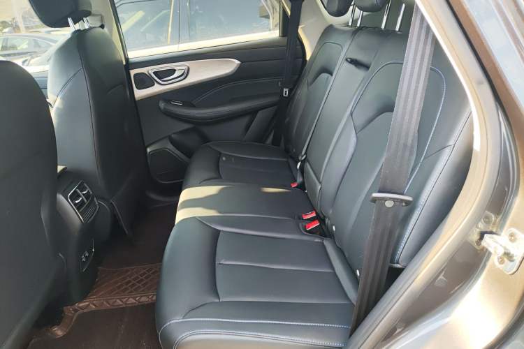 Used Roewe RX5 2023 PLUS 330TGI Automatic Trendsetting Smart Edition