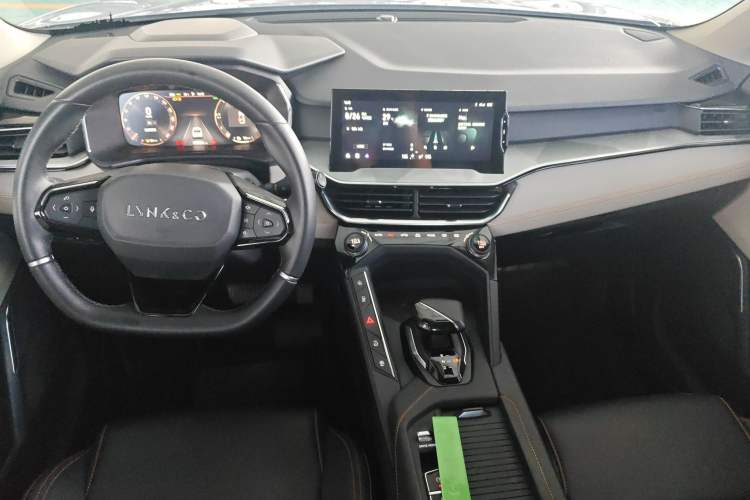 Used Lynk & Co 06 EM-P 2022 PHEV 84 km Range Pro Version