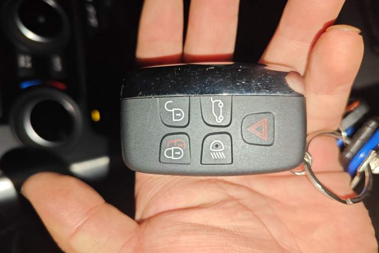 Used Land Rover Discovery Sport 2017 2.0T HSE Vehicle Key