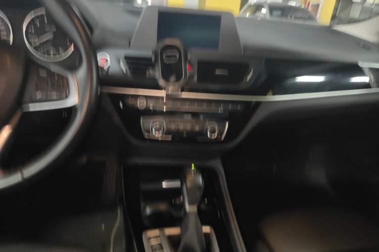 Used BMW 1 Series 2017 118i Sport Edition Audio And AC Panel