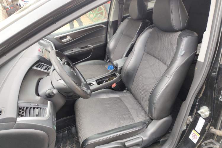 Used Honda Jade 2013 1.8L automatic Comfort version 5 seats