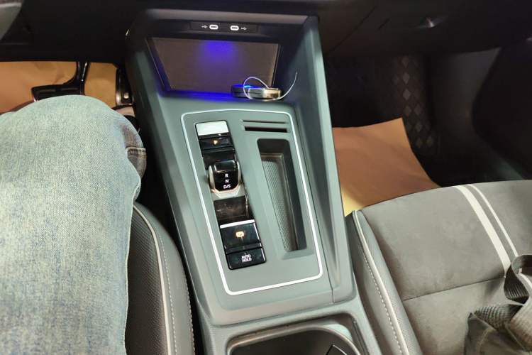 Used Volkswagen Golf 2024 280TSI DSG R-Line 50th Anniversary Edition
