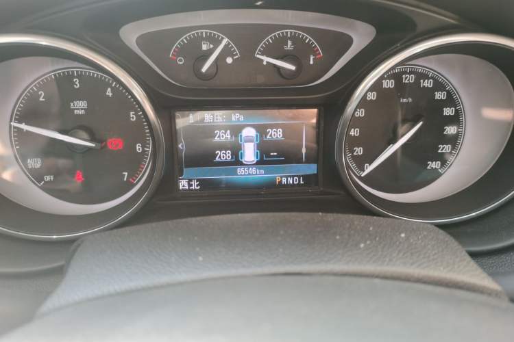 Used Buick Envision 2018 20T Two-Wheel Drive Luxury Model Odometer Close Up