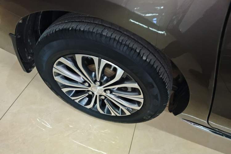 Used Buick GL8 2023 Land Executive Class Smart Enjoyment Model
