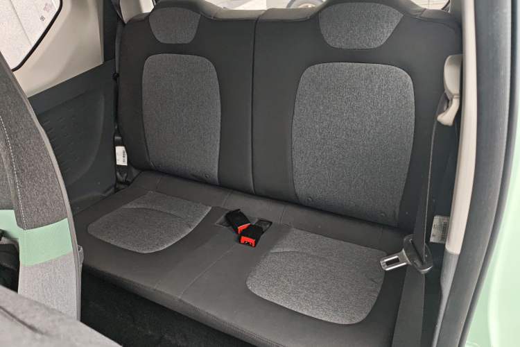 Used Wuling Hongguang MINIEV 2021 Macaron Premium Model – Lithium Iron Phosphate Left Rear Seat
