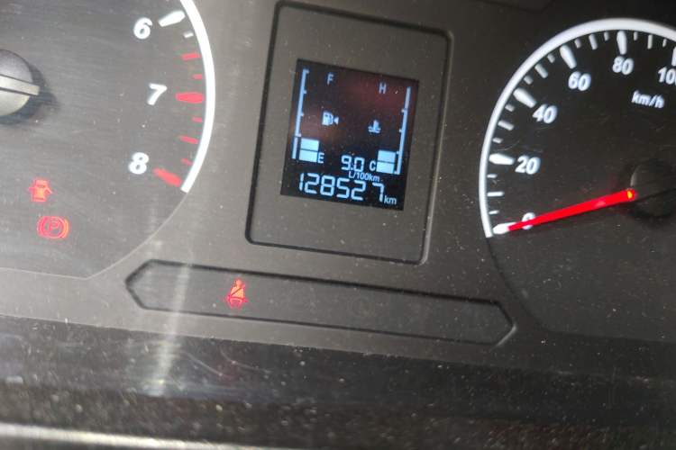 Used FORTHING Lingzhi 2019 V3 1.6L 2-Seat Standard Model China VI Odometer Close Up