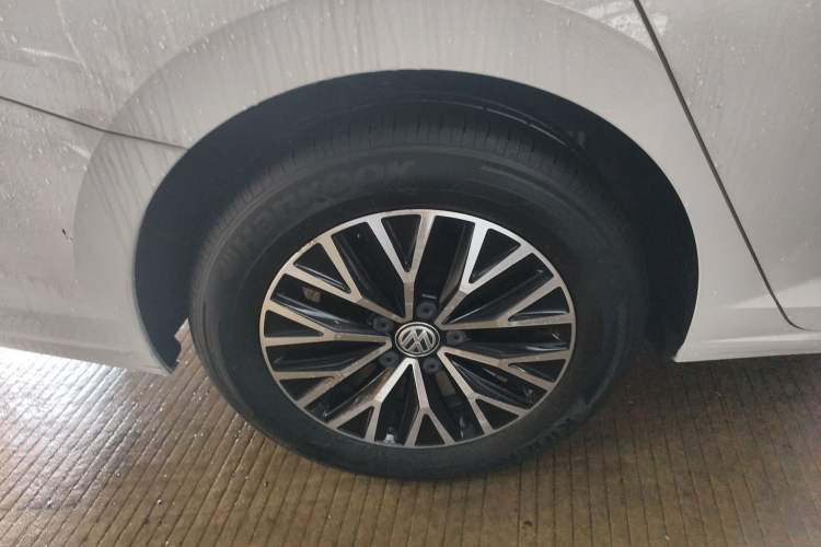 Used Volkswagen Sagitar 2020 280TSI DSG Comfort Version China VI Standard Right Rear Wheel Hub