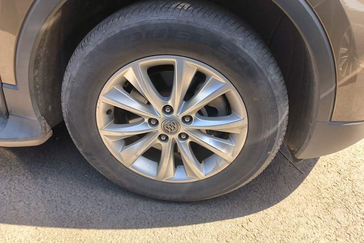 Used Buick Envision 2014 28T Four-Wheel Drive Elite Model Right Front Wheel Hub