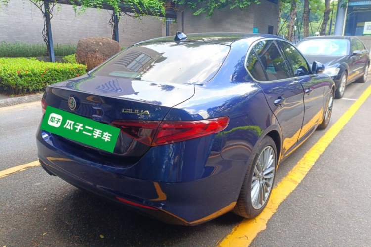 Used Alfa Romeo Giulia 2017 2.0T 200HP Luxury Edition
