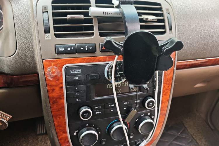 Used Buick GL8 2011 2.4L LT Executive Edition Audio And AC Panel