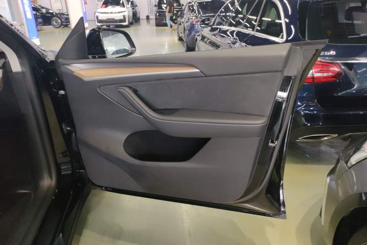 Used Tesla Model Y 2021 Standard Range Rear-Wheel Drive Version