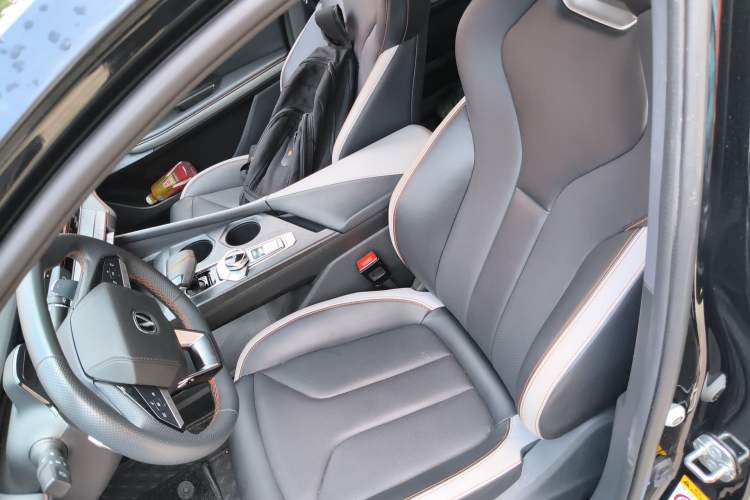 Used CHANGAN UNI-V 2023 1.5T Prestige Model
