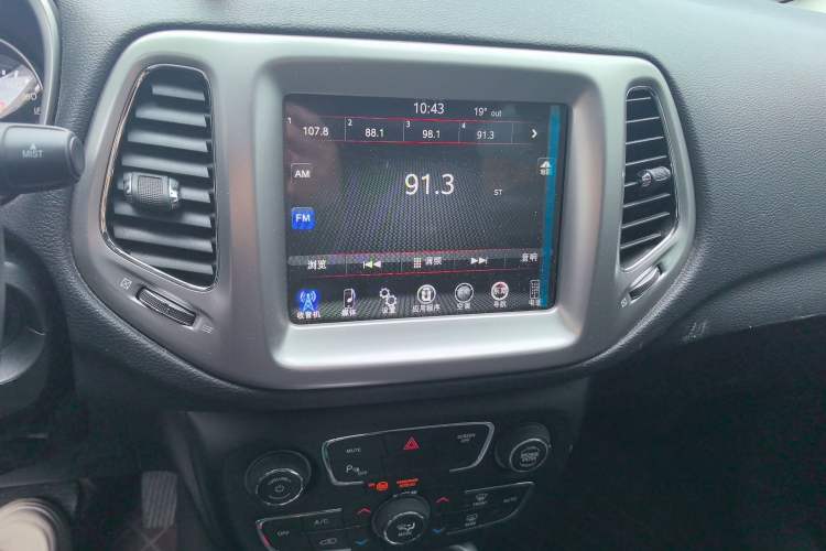 Used Jeep Compass 2017 200T Automatic Family Edition
