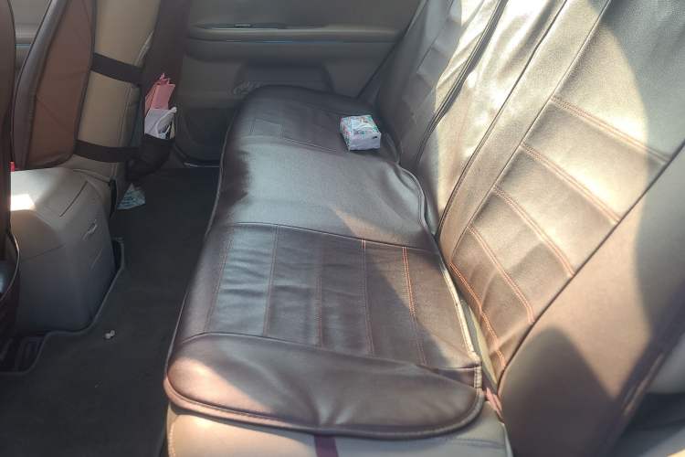 Used BYD S6 2011 2.0L Manual Luxury Edition
