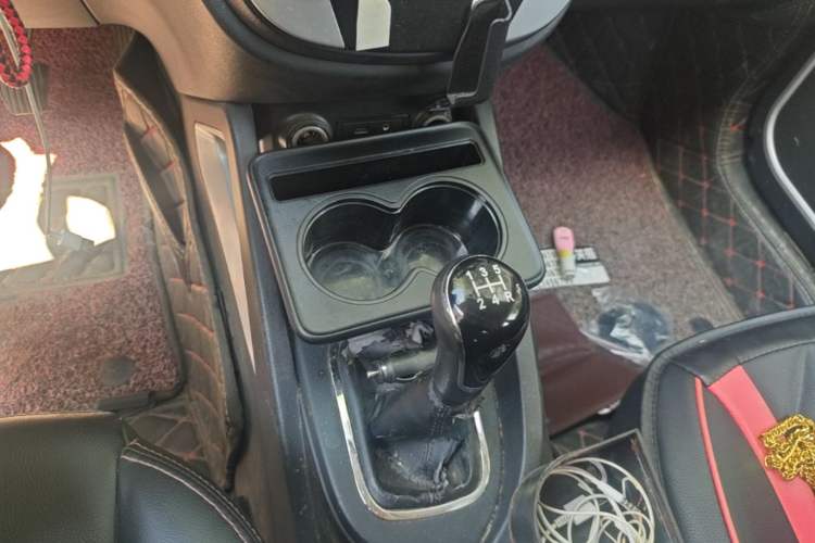 Used CHANGAN CS35 2015 1.6L Manual Luxury Model China IV Standard
