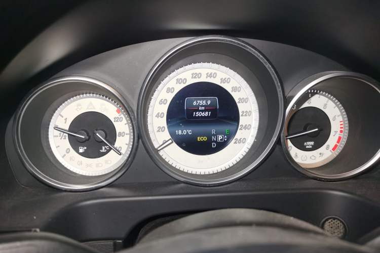 Used Mercedes-Benz E-Class 2015 Facelift E 200 L