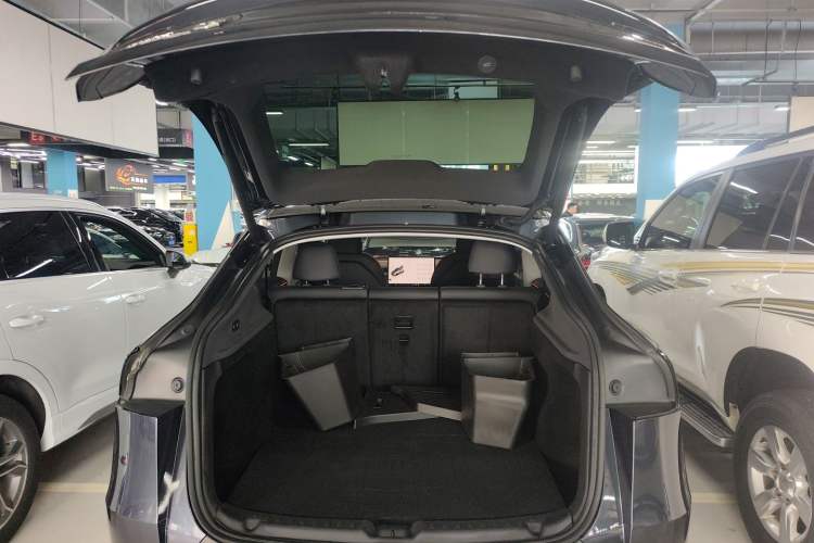 Used Tesla Model Y 2025 Rear-Wheel-Drive Version Trunk