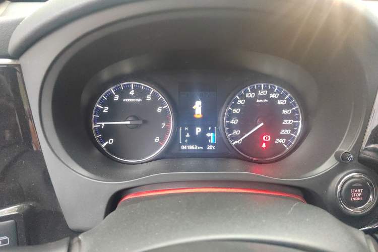 Used Mitsubishi Outlander 2019 2.0L Two-Wheel Drive Comfort Edition 5 Seats China VI Standard Instrument Cluster