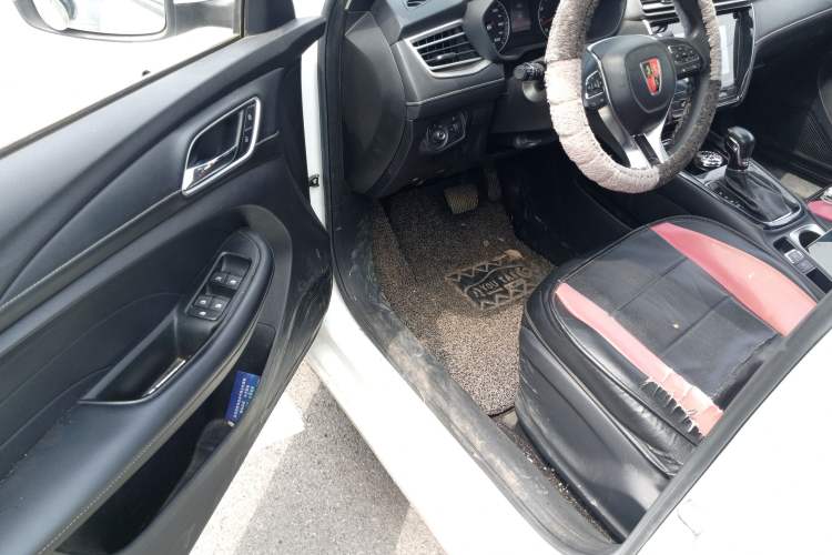 Used Roewe i5 2019 1.5L Automatic 4G Connected Langyue Edition Driver Seat