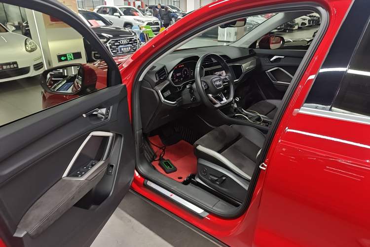 Used Audi Q3 2019 35 TFSI Fashion Dynamic Model
