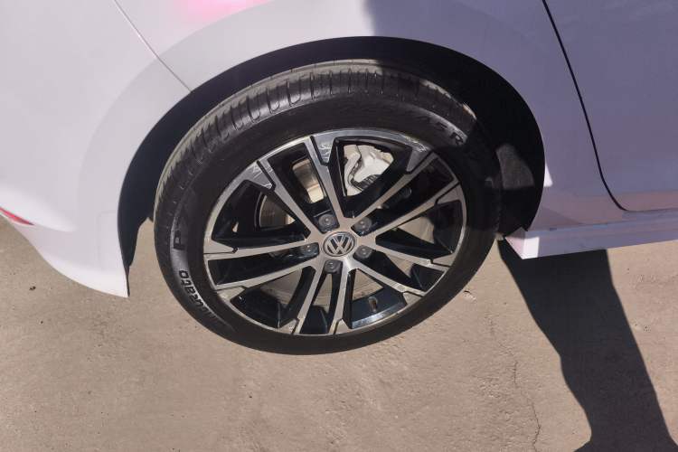 Used Volkswagen Golf 2017 280TSI Automatic R-Line Million-Vehicle Commemorative Edition Right Rear Wheel Hub