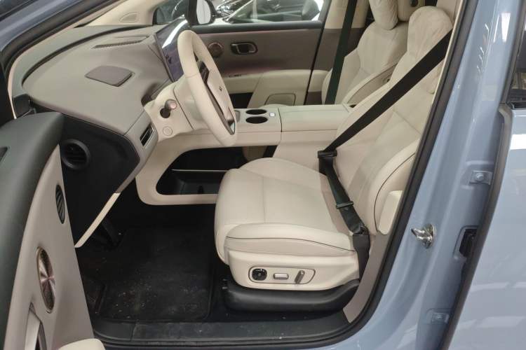 Used Li Auto i8 2025 Model Standard Version
